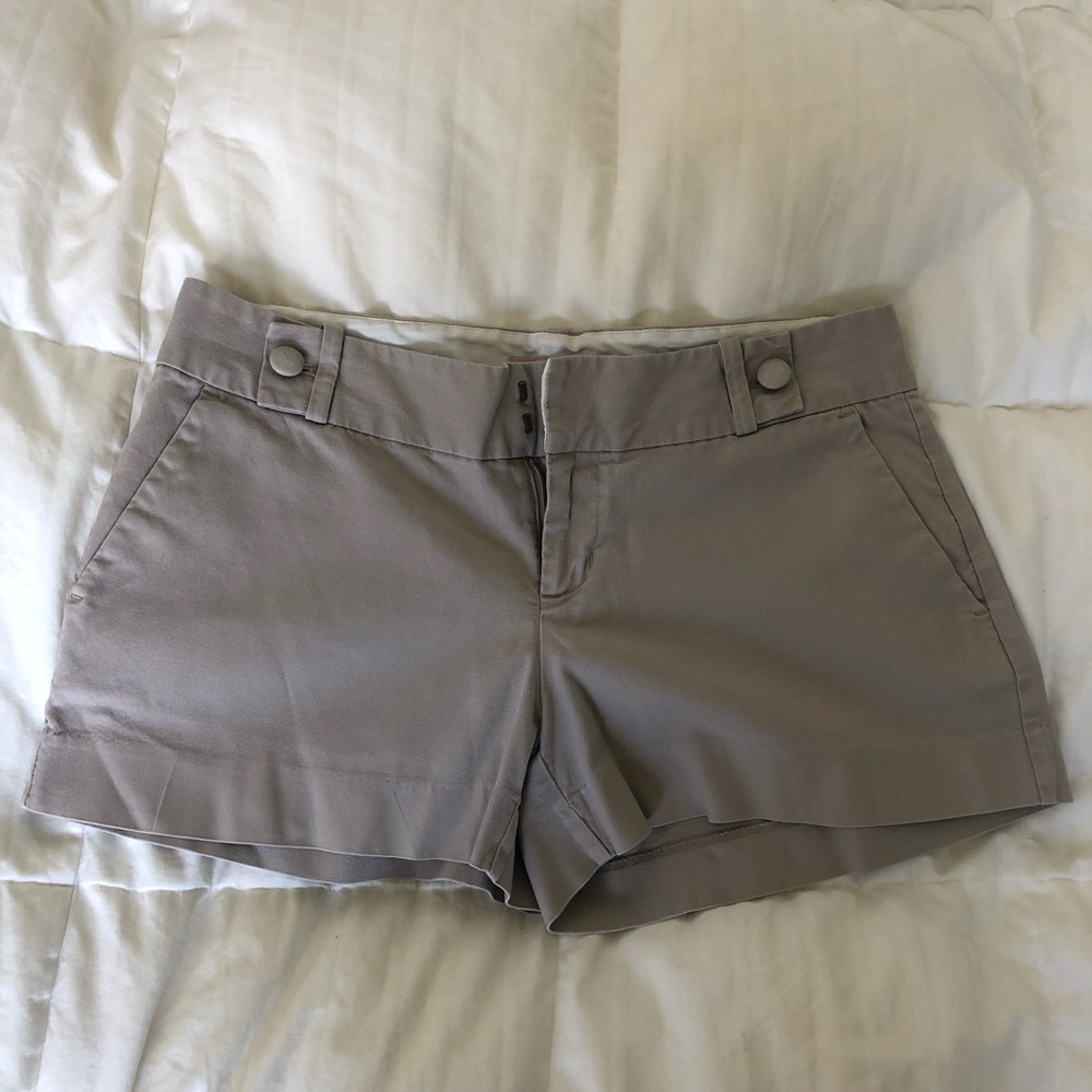 Banana Republic Size 4 Khaki Shorts